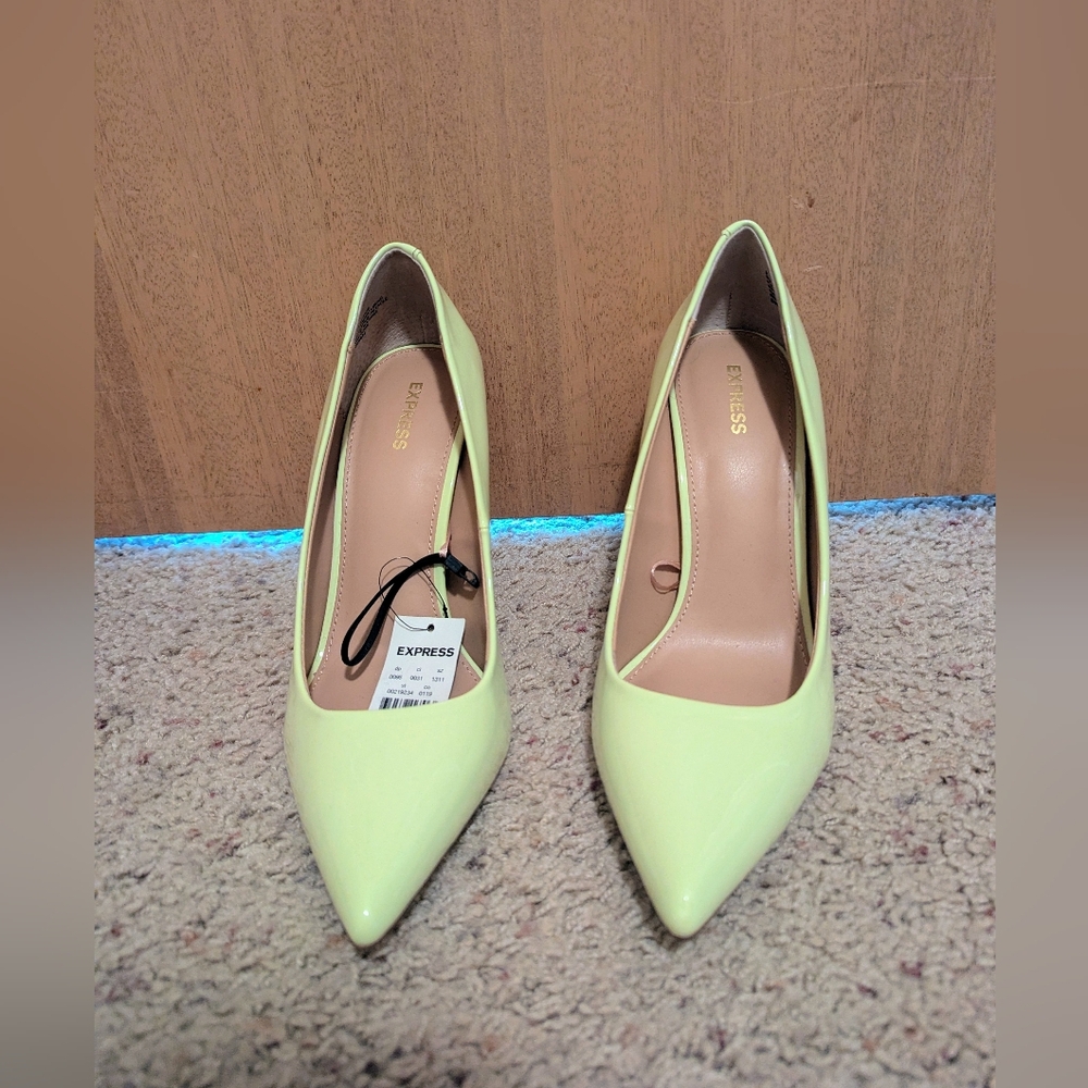 Express Women's Lime Green Pumps